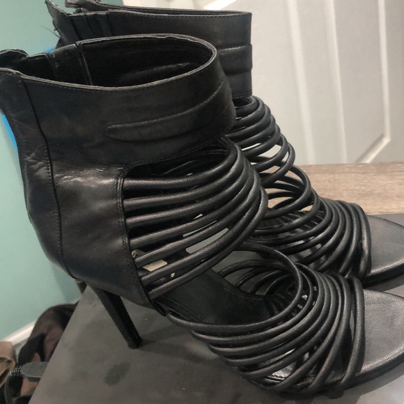 Like brand new - Picture 3 of 3